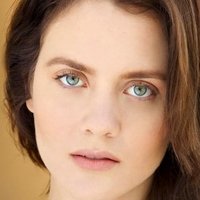 Olivia Alaina May Nøgen