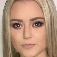Olivia Miller Nøgen