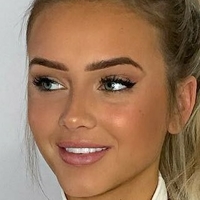 Olivia Talar Nøgen