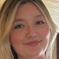 oliviakeane__ Nøgen