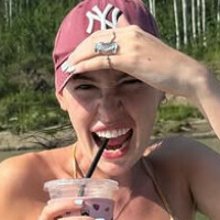 oliviarcox Nøgen