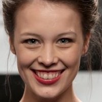 Paula Beer Nøgen