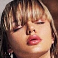 Pauline Baly Nøgen