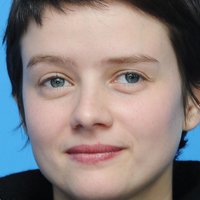 Pauline Etienne Nøgen