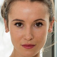 Peri Baumeister Nøgen