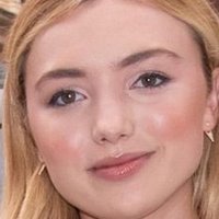 Peyton Roi List Nøgen