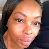 Phina Oruche Nøgen