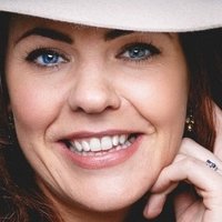 Rachel Tucker Nøgen