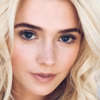 Raina Lawson Nøgen