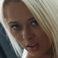 Rebecca Blue Nøgen