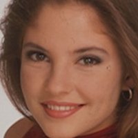 Rebekah Elmaloglou Nøgen