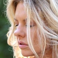 Rebekka Armstrong Nøgen