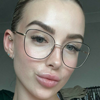 Rhiana Webber Nøgen