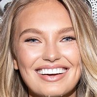 Romee Strijd Nøgen