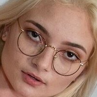 Sabrina May Nøgen