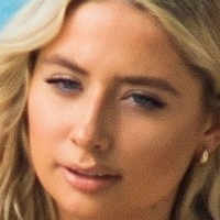 Saffron Barker Nøgen