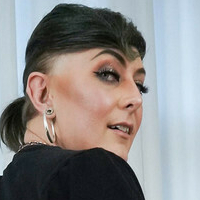 Samantha Hall Nøgen