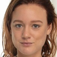 Sara Barnard Nøgen