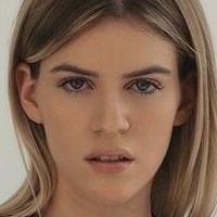 Sara Croce Nøgen