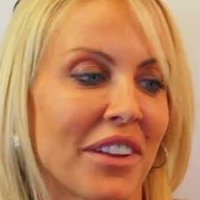 Sara Finley Nøgen