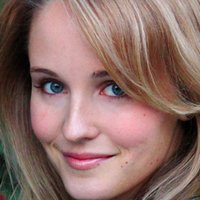Sara Fletcher Nøgen