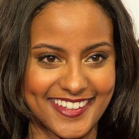 Sara Nuru Nøgen