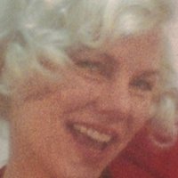Sara Stockbridge Nøgen