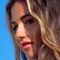 Sarah Engels Nøgen