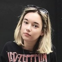 Sarah Snyder Nøgen