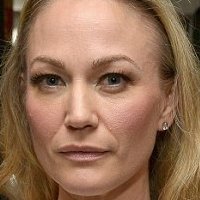 Sarah Wynter Nøgen