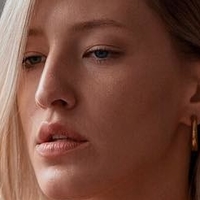 Savannah Savelises Nøgen