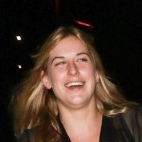 Scout Larue Willis Nøgen