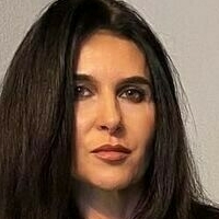 Senada Kostic Nøgen