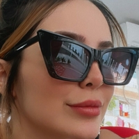 Showliana Nøgen