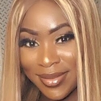 Silvia Ehigie Nøgen