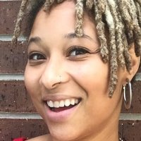 Simone Searcy Nøgen