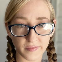 Skye Avery Nøgen