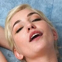 Skye Blue Nøgen