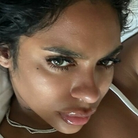 Skye Morales Nøgen