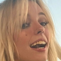 Skyeangelxo Nøgen
