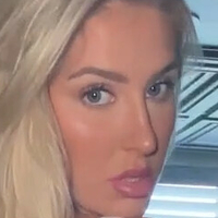 Skyler Simpson Nøgen