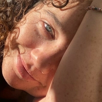 Stefania LaVie Owen Nøgen