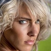 Stephanie Moore Nøgen