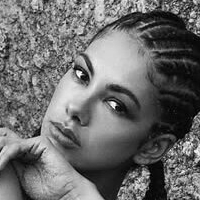 Suraya Rose Santos Nøgen
