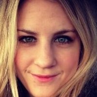 Suzanne Davis Nøgen