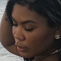 Taylor Hing Nøgen