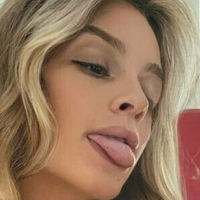 Taylor May Thompson Nøgen
