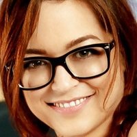 Tessa Fowler Nøgen