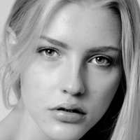 Tessa Greiner Nøgen