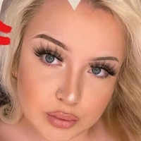 theoliviaskies Nøgen